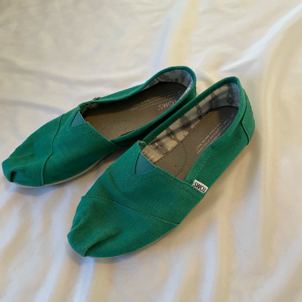 TOMS Lightly Worn